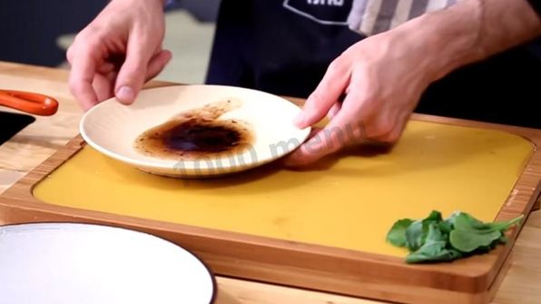 стейк рибай на сковороде