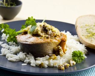 Стейки из горбуши с начинкой из грибов