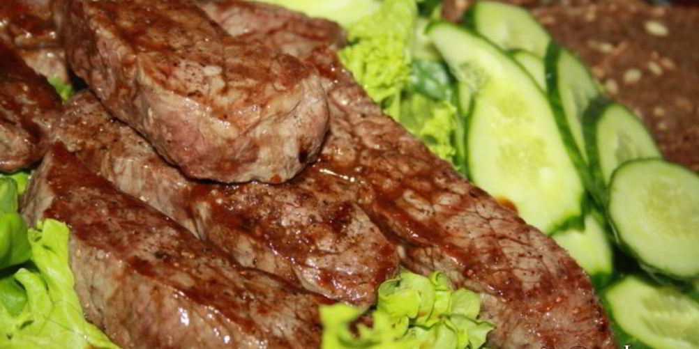 Рецепт стейков из мраморной говядины на сковороде-гриль
