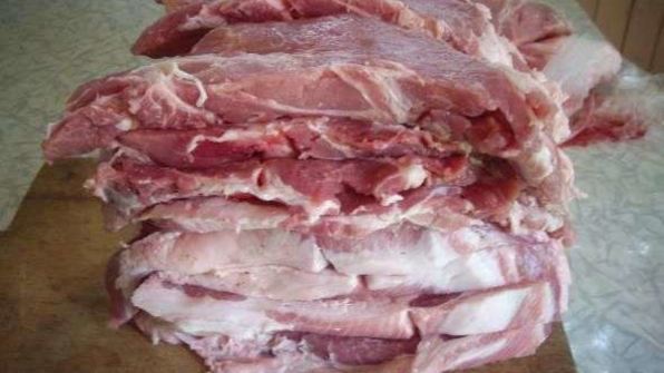 стейки на решетке и картошка-трясучка