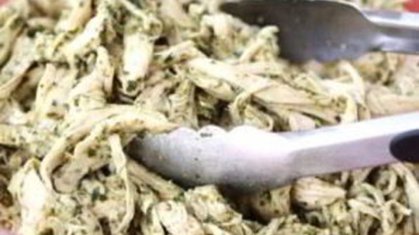 суп с куриными грудками, ньокки и соусом песто