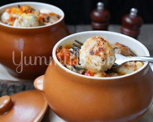 Куриные тефтели в горшочках