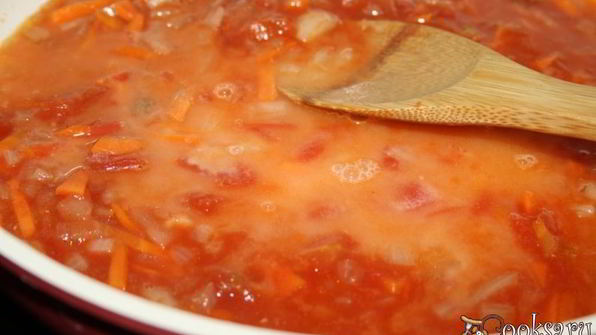 нежные домашние тефтели в томатной подливе