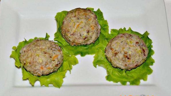 паровые тефтели с гречкой и кабачками