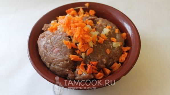 тефтели мясные в сметанно-томатном соусе