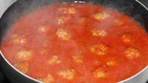 тефтели под томатным соусом