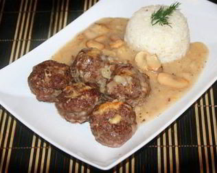 Тефтели Российские с грибами и гарниром