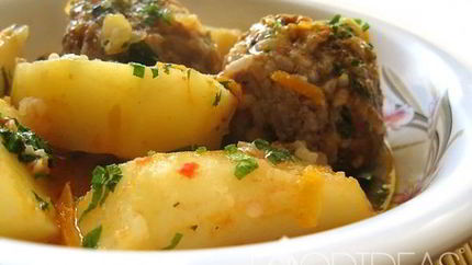 Тефтели с картошкой