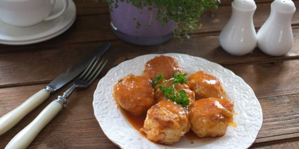 Рецепт тефтелей в томатном соусе со сметаной