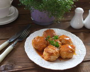 Тефтели в томатном соусе со сметаной