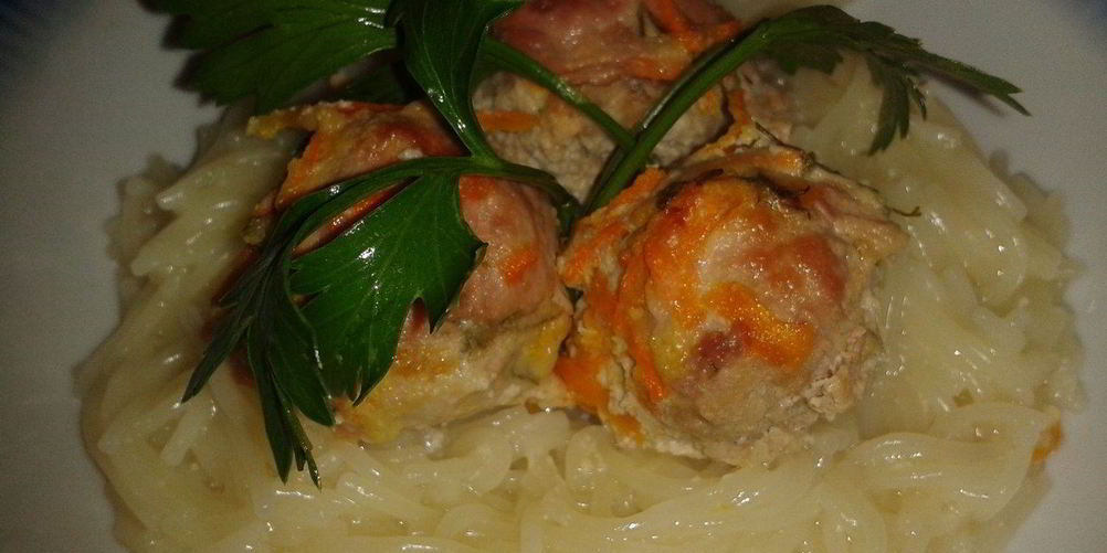 Рецепт запеченных тефтелек в сметанном соусе