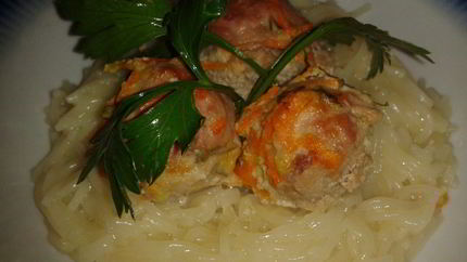 Запеченные тефтельки в сметанном соусе