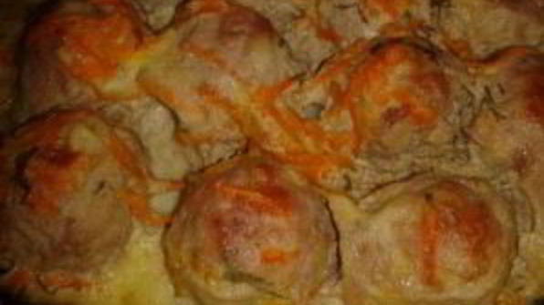 запеченные тефтельки в сметанном соусе