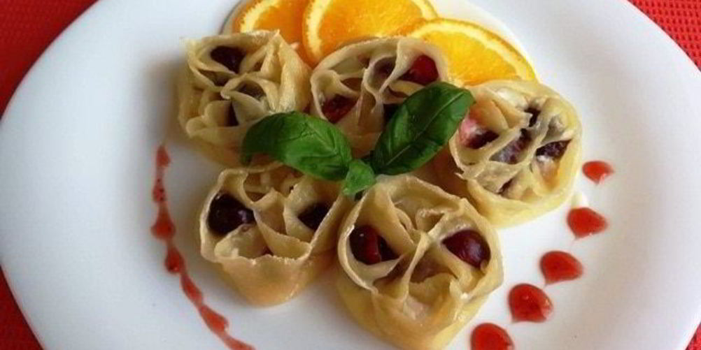 Рецепт вареников с черешнея и творогома