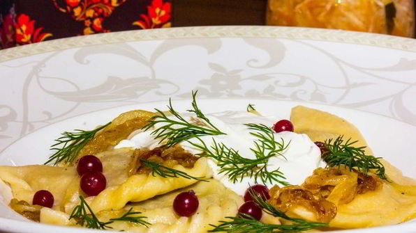 вареники с кислой капустой и мятым картофелем