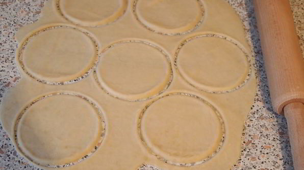 заварные вареники с клубникой и шоколадом