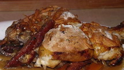 Жаркое из курицы с булочками с сыром