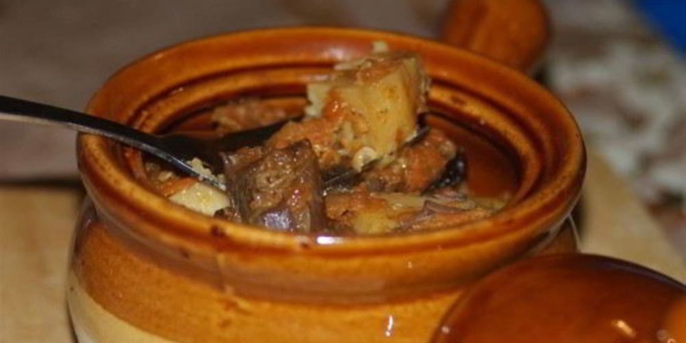 Рецепт жаркого из свинины в горшочках