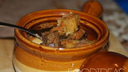 Жаркое из свинины в горшочках