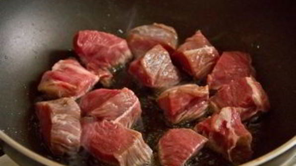 жаркое из телятины с сухофруктами