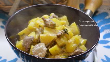 Жаркое с картофелем и куриной печенью