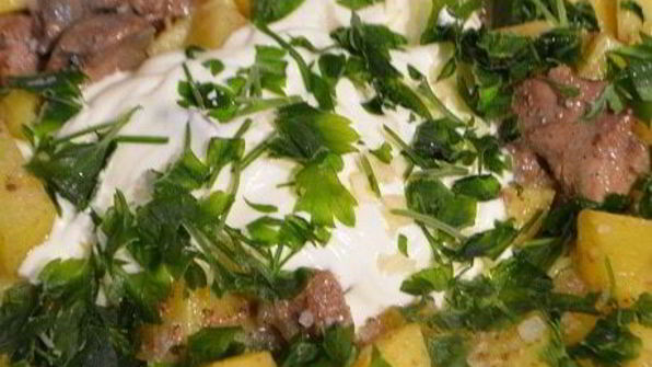 жаркое с картофелем и куриной печенью