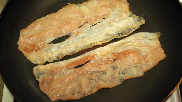 жаркое с языком и беконом под крышкой из слоеного теста сытый патрик