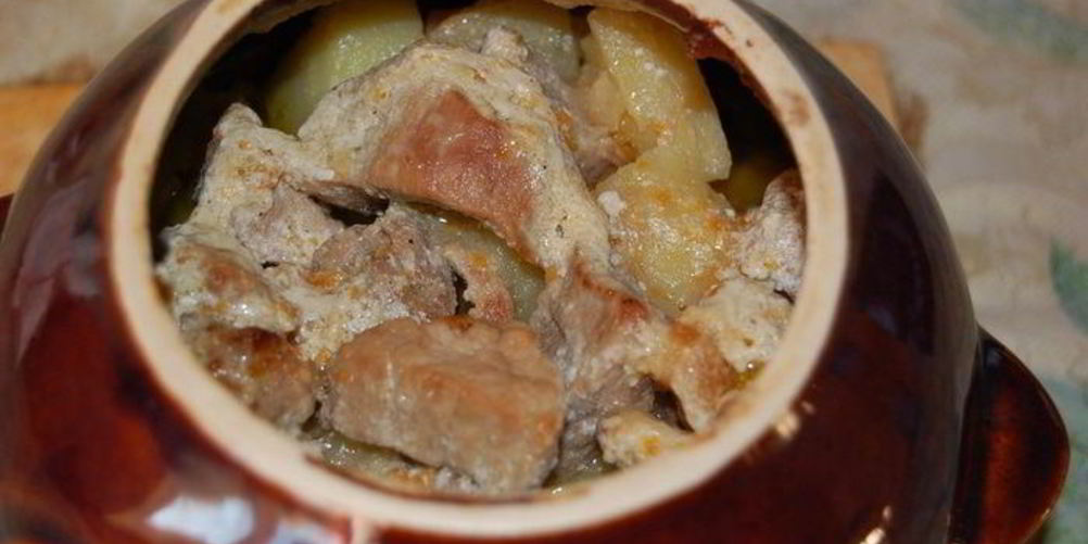 Рецепт жаркого со свининой в горшочках