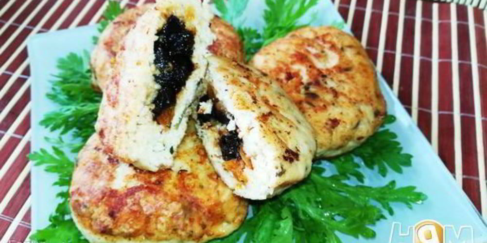 Рецепт куриных зраз с сухофруктами и апельсиновым соусом