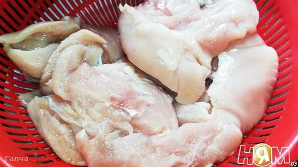 куриные зразы с сухофруктами и апельсиновым соусом