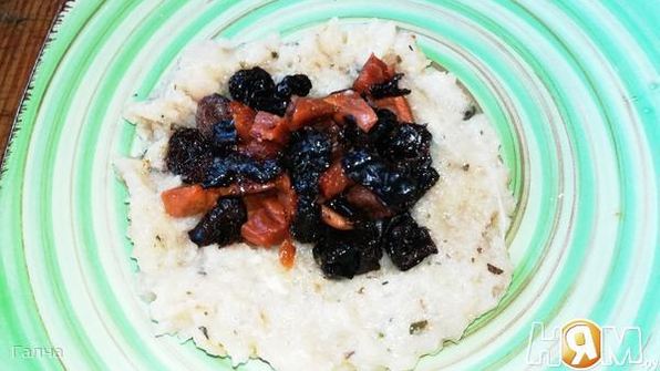 куриные зразы с сухофруктами и апельсиновым соусом