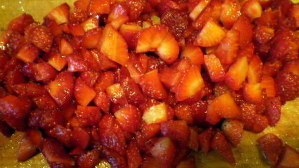 мясные зразы с клубникой и сыром фета