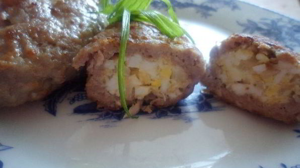 зразы с яично-сырной начинкой