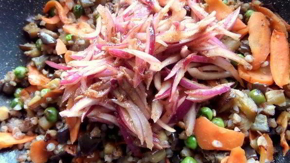 гречка с баклажаном и морковкой