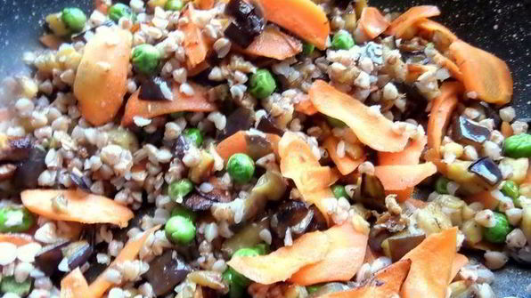 гречка с баклажаном и морковкой