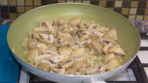 гречка с грибами в горшочке