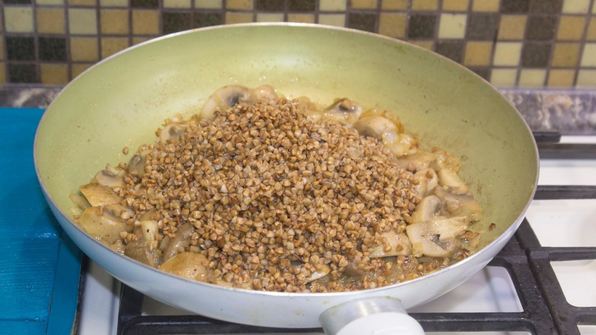 гречка с грибами в горшочке