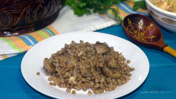 гречка с грибами в горшочке