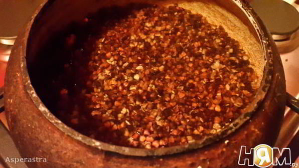 гречка в чугунке