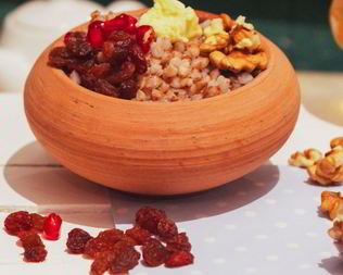 Гречневая каша с гранатом