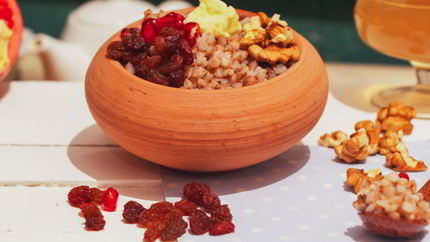 Гречневая каша с гранатом