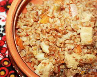 Гречневая каша со свининой и овощами