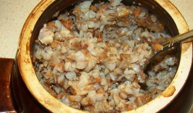 Гречневая каша со свининой в горшочке