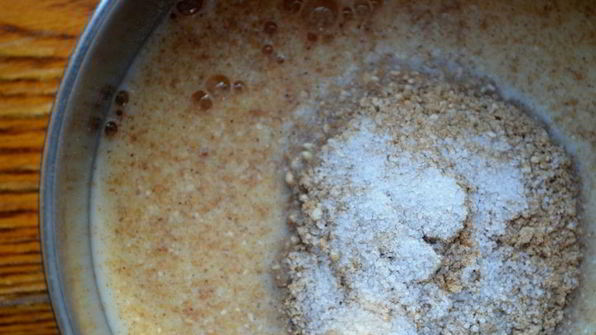 каша из молотой гречневой крупы с томлеными яблоками