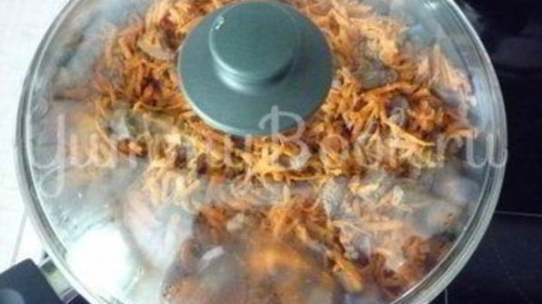 печень с морковью и зеленью и гречка на гарнир