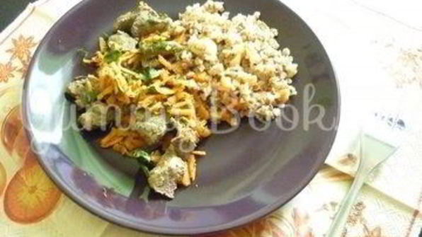 печень с морковью и зеленью и гречка на гарнир