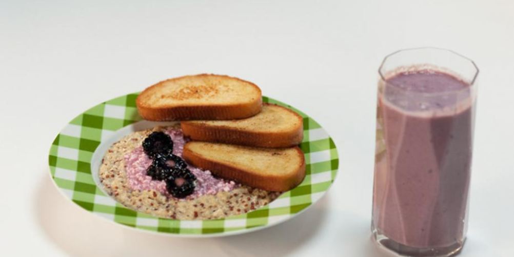 Рецепт каши из киноа с ежевично-творожныма кремом