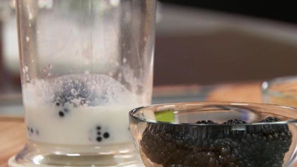 каша из киноа с ежевично-творожным кремом