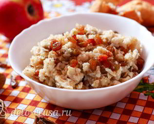 Овсяная каша с изюмом
