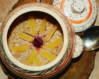 Овсяная каша с орехами и яблоками в духовке